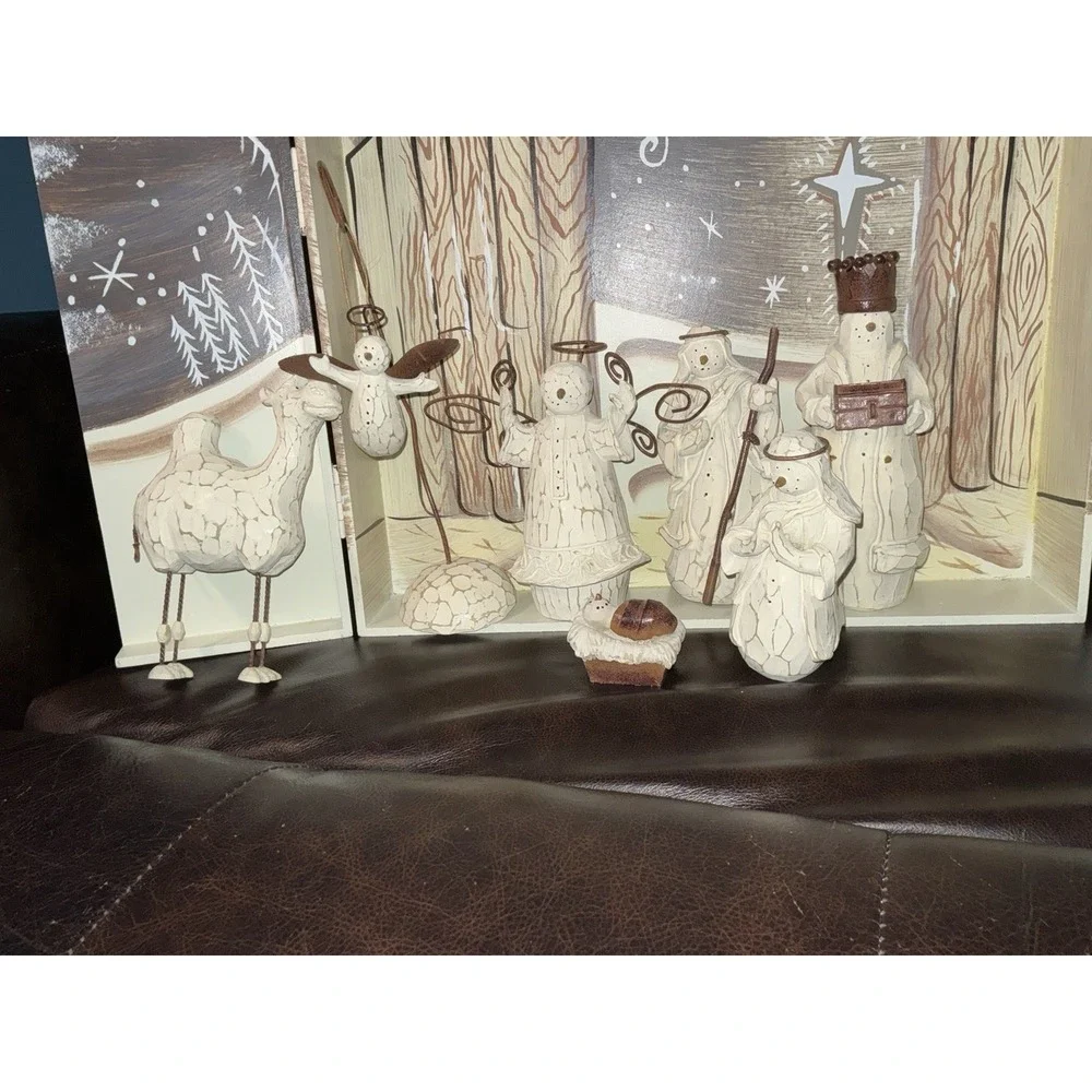 Flurryville Nativity‎ Living Quarters Snow Family Creche 8 Piece Christmas 14x14